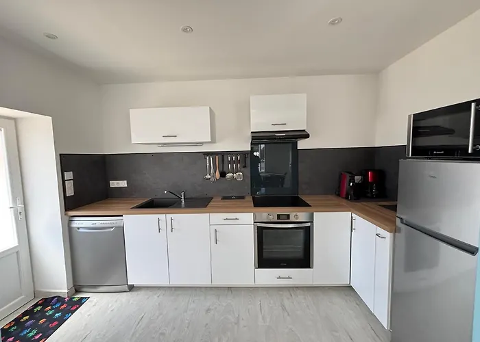 Maison Rénovée 4 Pers – Cour Fermée Et Parking - Fr-1-197-632