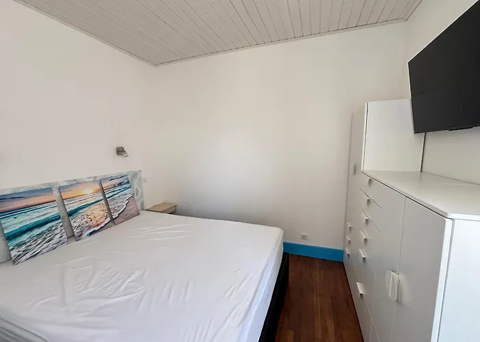 Maison Renovee 4 Pers - Cour Fermee Et Parking - Fr-1-197-632 Vakantiehuis *